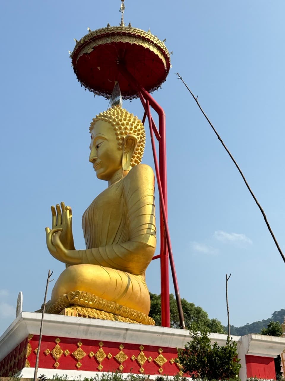 The Road to Tha Koh Kha