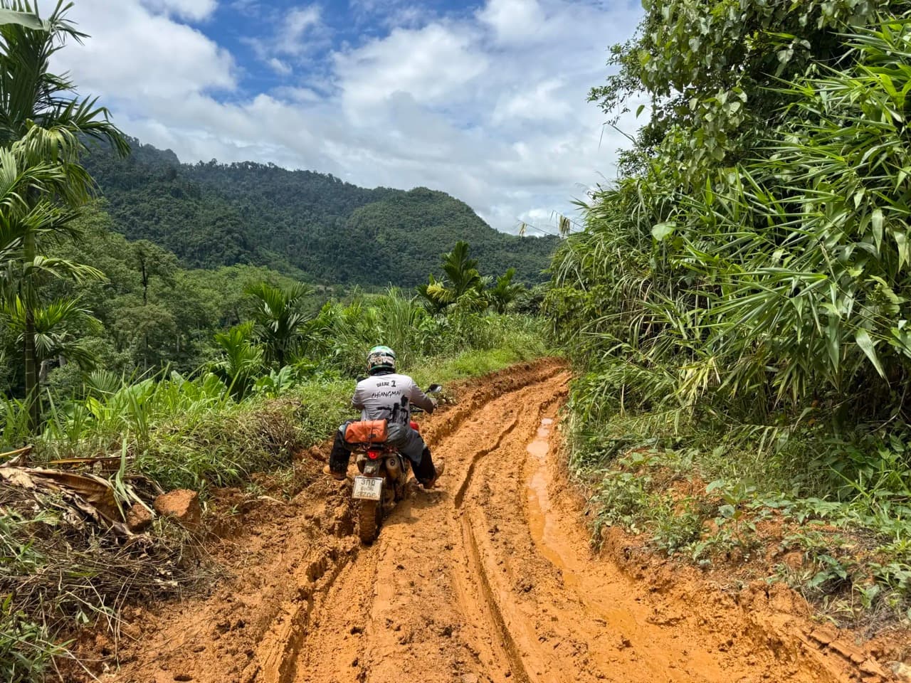 Baan Plueng Klueng to Baan Lee Tong Ku