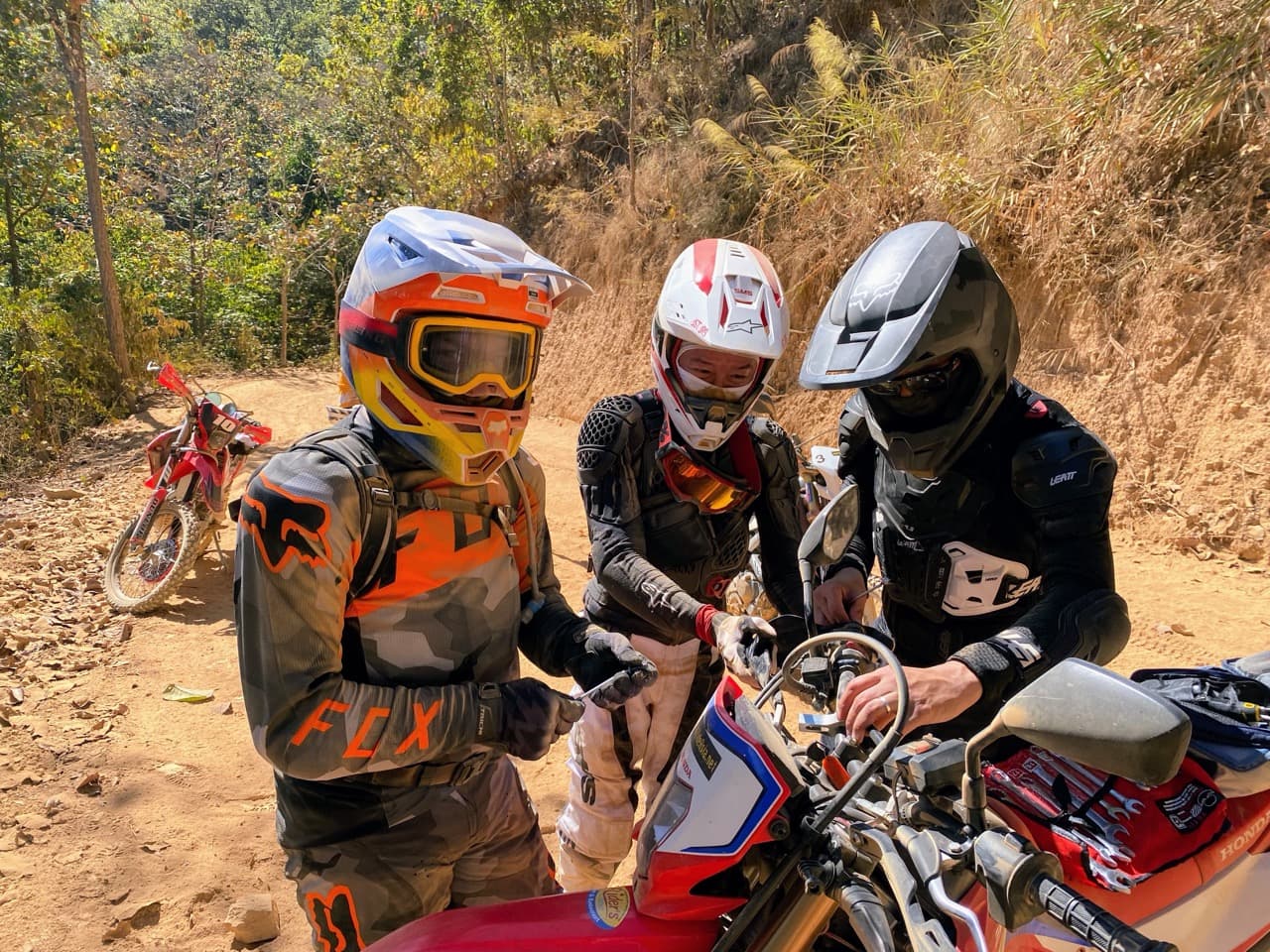 Trailside conference. The rider with the missing GoPro is the one not in the photo.
