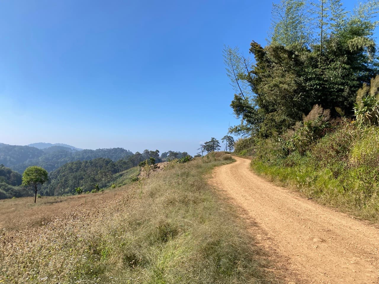 Doi Kio Lom viewpoint — the panorama that justifies the climb.