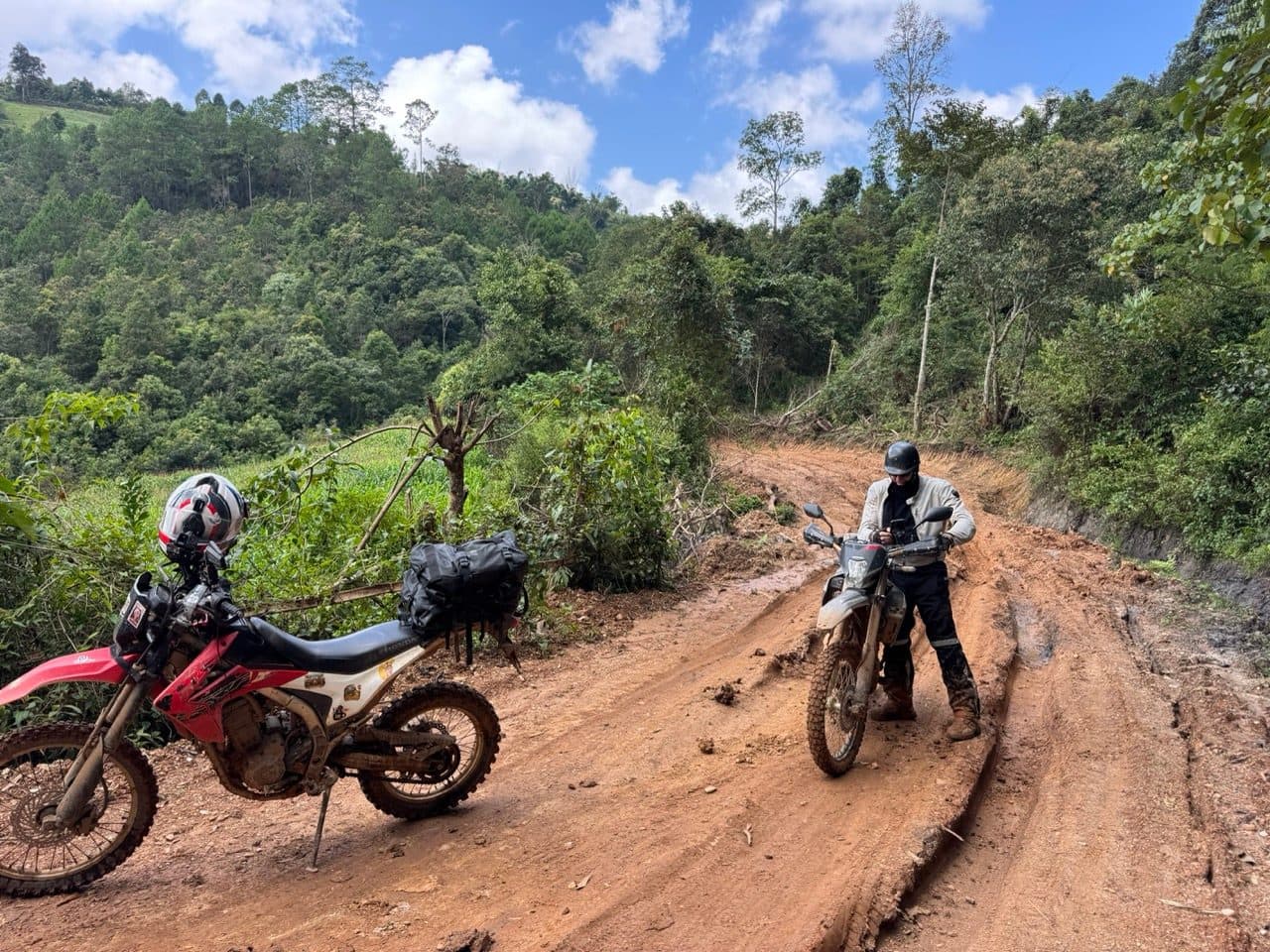 Stopped to check the line through the clay.