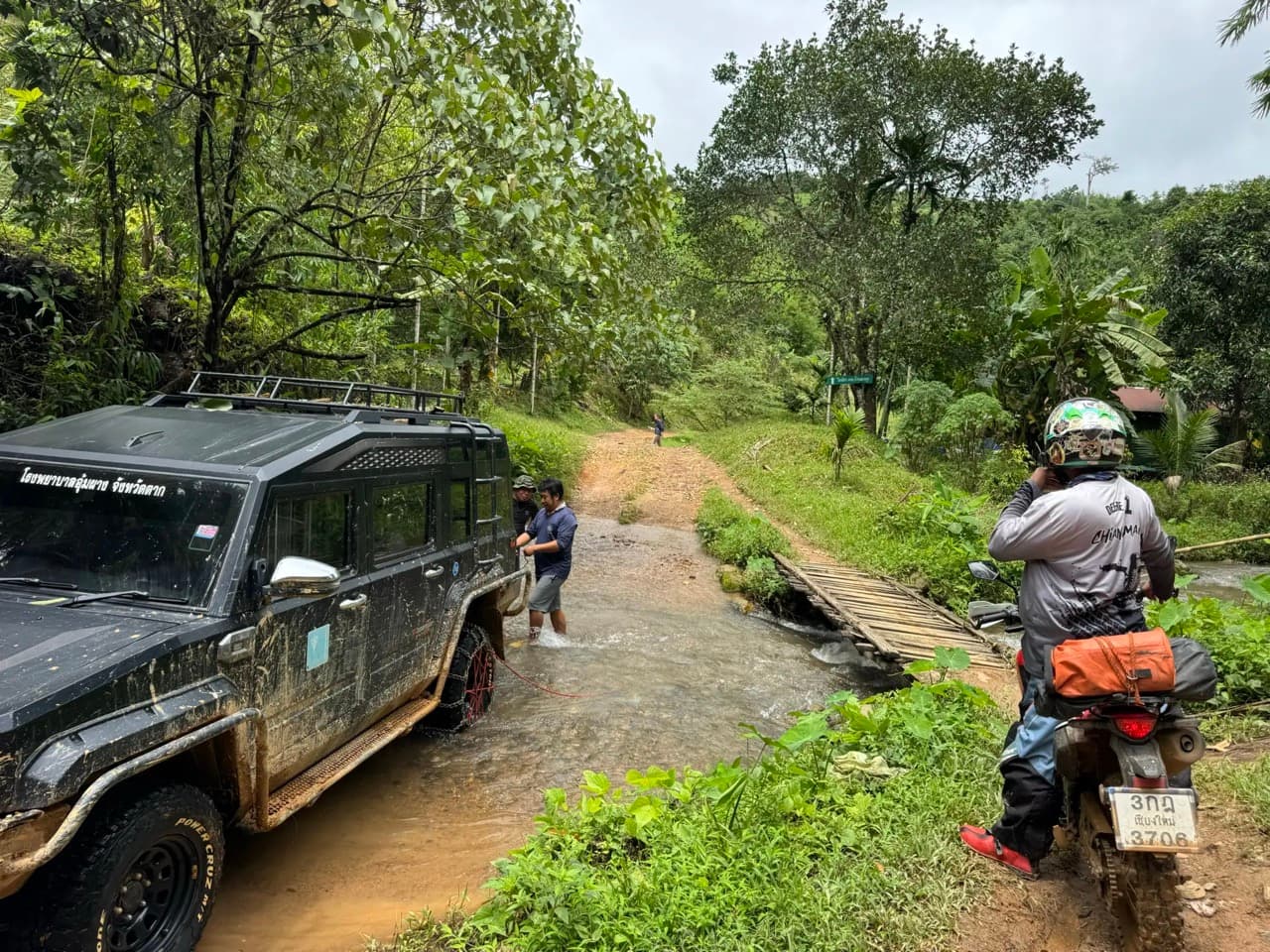 Baan Plueng Klueng to Baan Lee Tong Ku