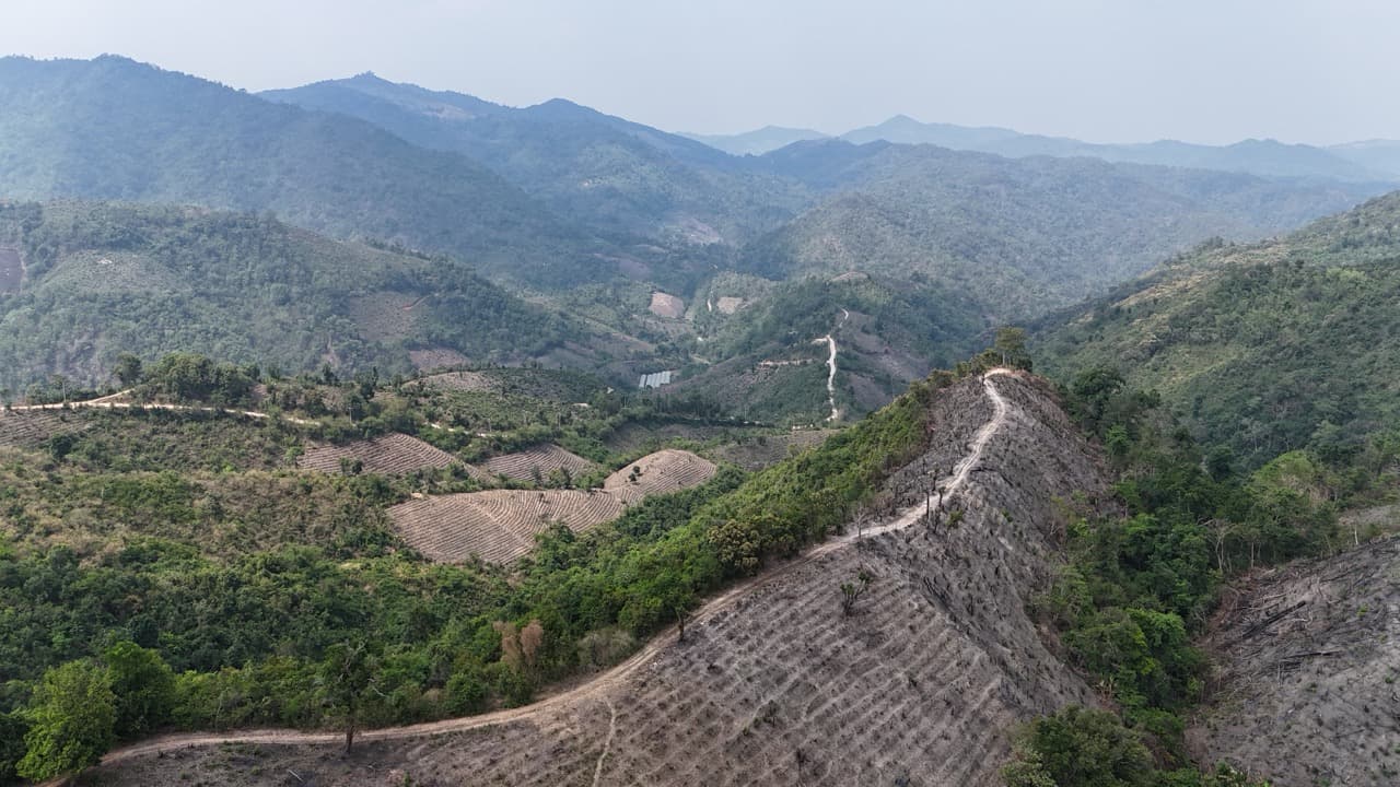 The Road to Tha Koh Kha